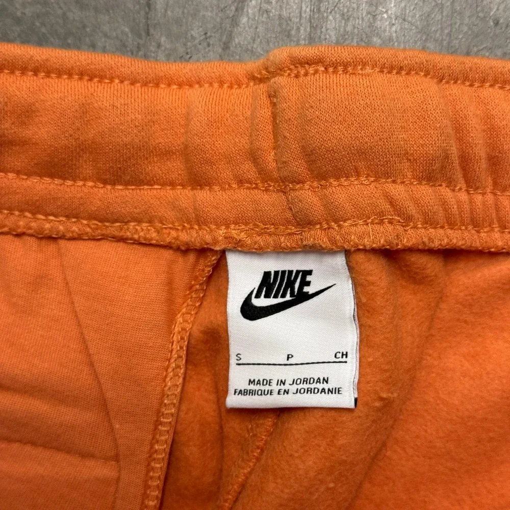 Nike Sportswear Club Fleece Joggers Orange Mens Small BV2671-820 Sweatpants